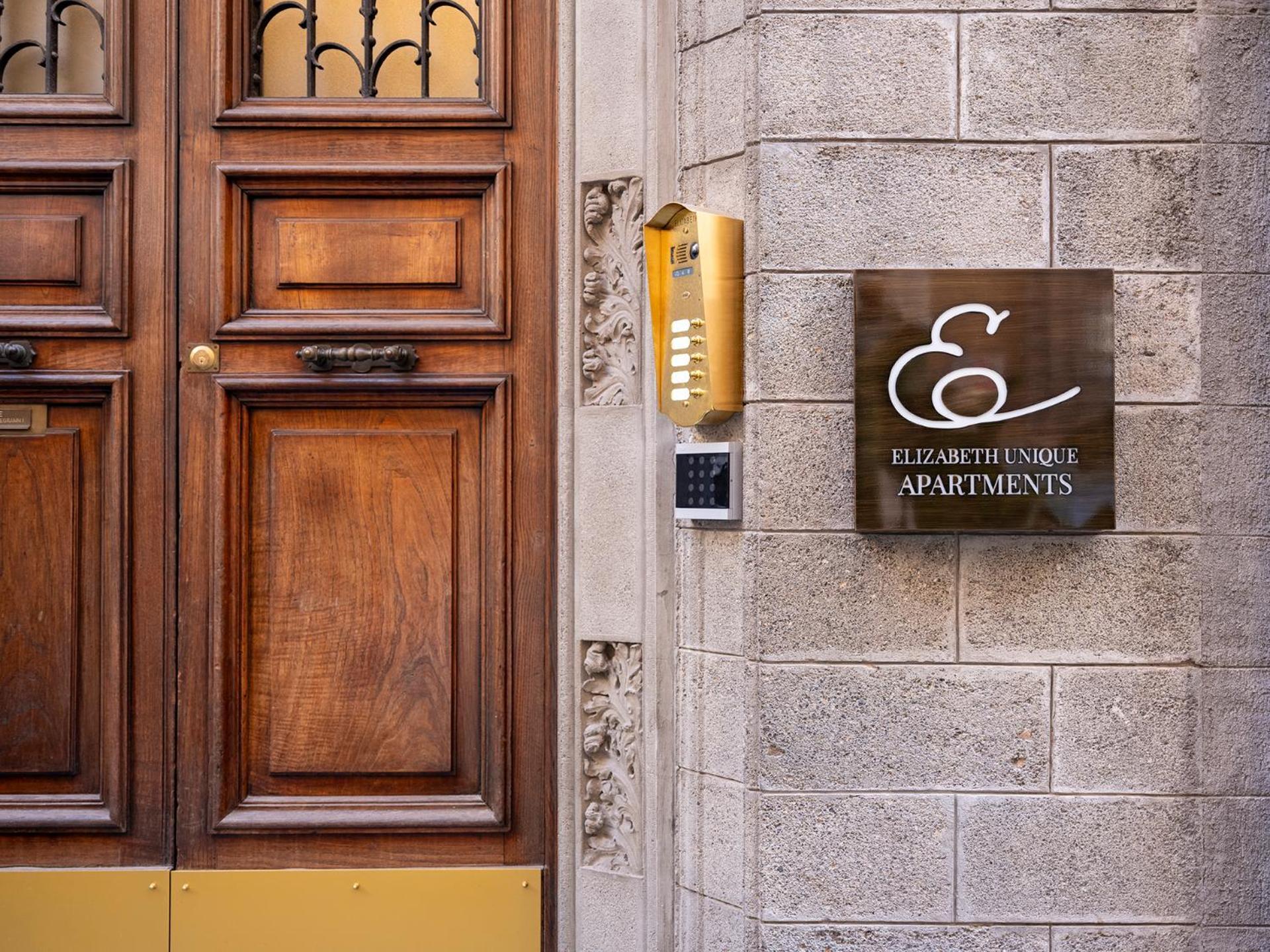 Elizabeth Unique Apartments - A Member Of Design Hotels Rom Exterior foto